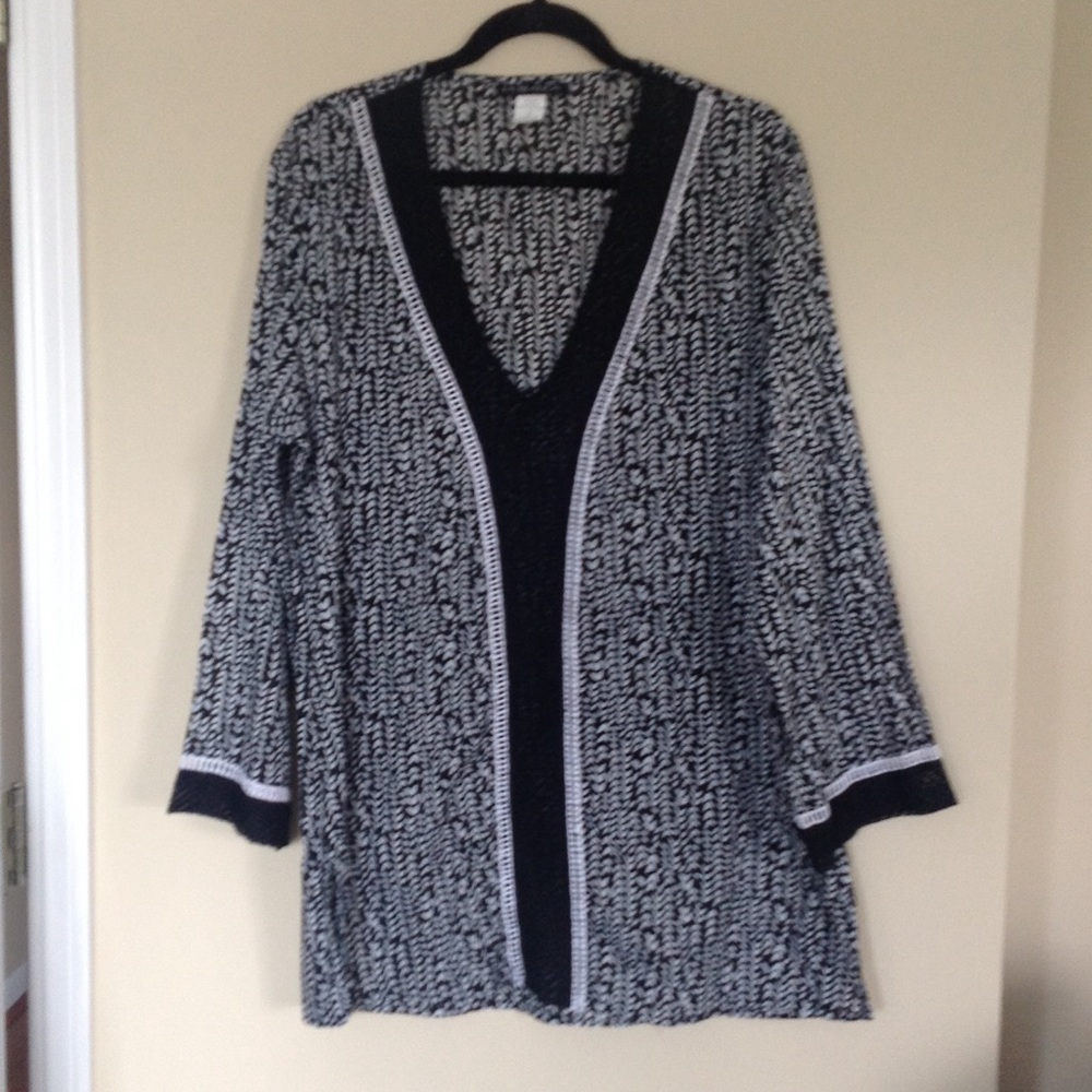 Black-and-white long sleeve beach cover-up